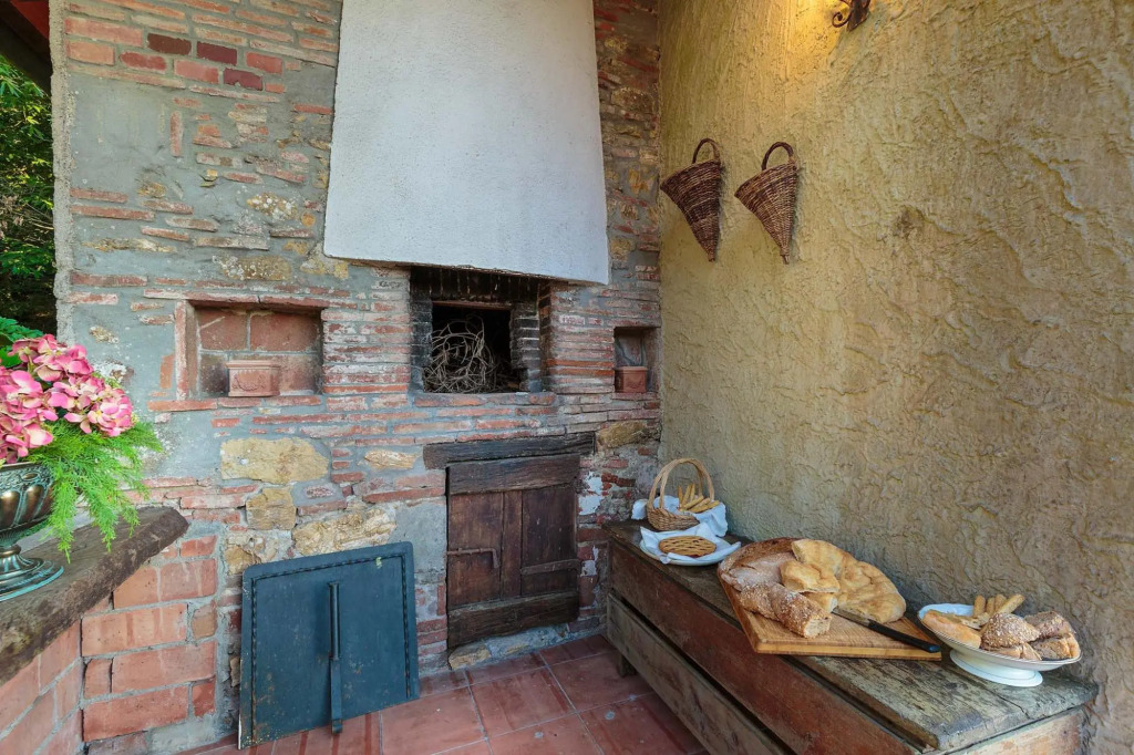 Bocciolo Stone Farmhouse