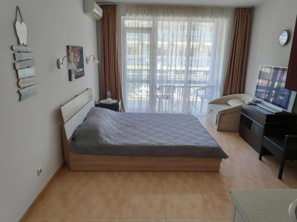 Central Plaza Apartment