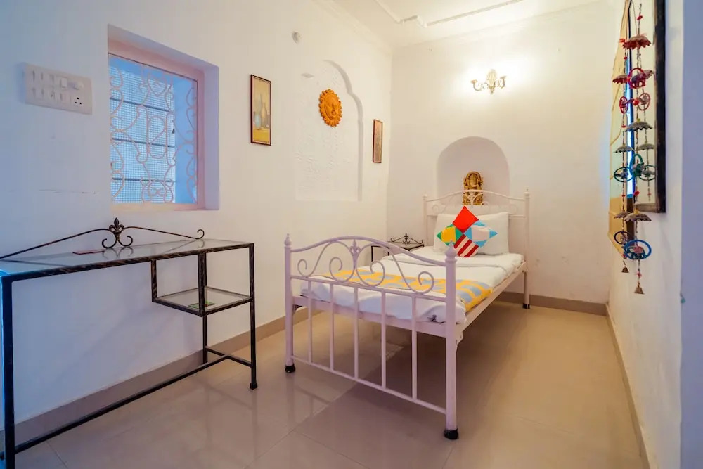 OYO 13752 Vintage Villa Near Shikhar Fall
