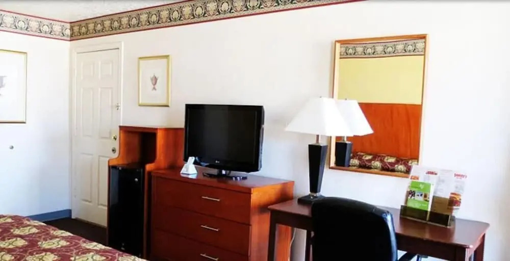 Winnie Inn Suites & RV Park