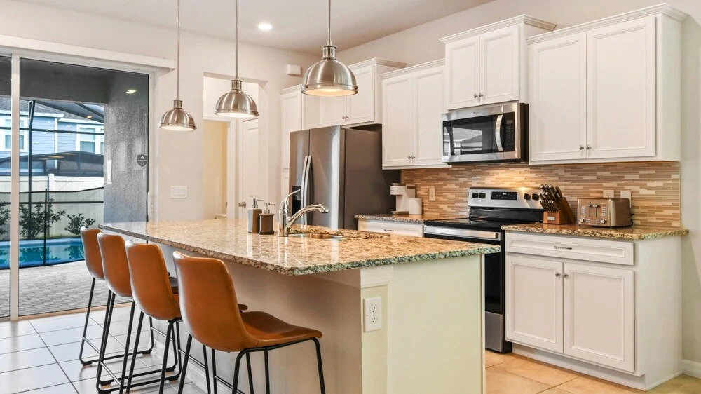 Brand New 5br Home w Pool Near Disney Area, Davenport