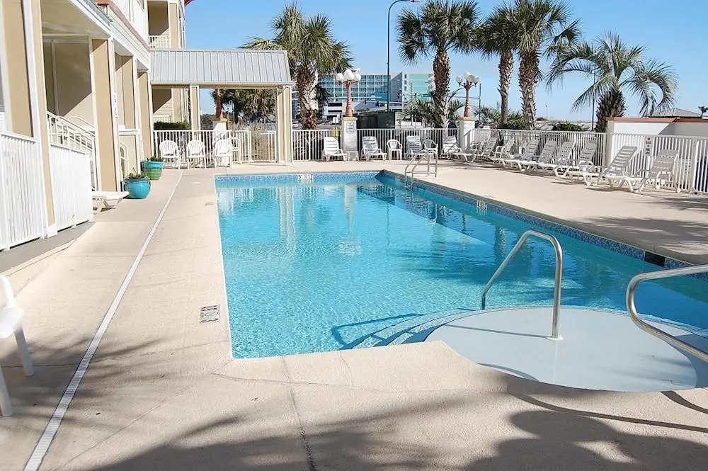 Grand Caribbean 102