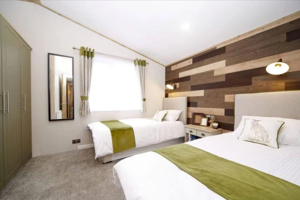 Luxury 2 Bedroom Lodge on Hoburne Devon Bay