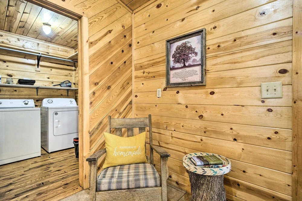 Broken Bow Getaway: Hot Tub, Grill & Fire Pit