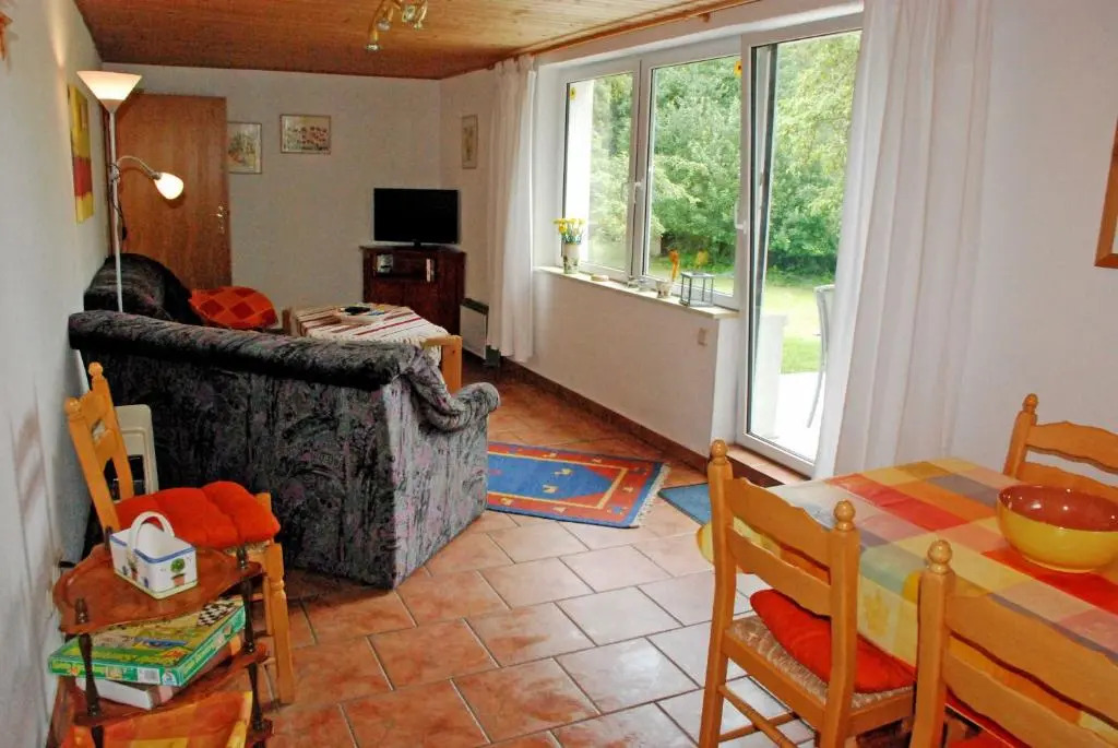 Ferienbungalow mit gro_em Garten i