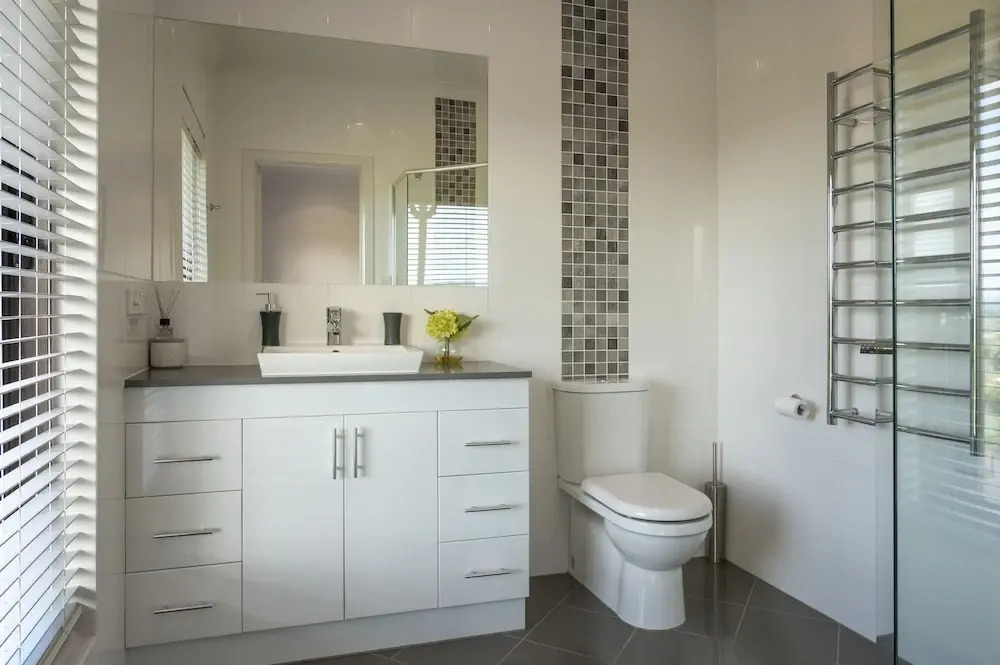 131 Your Vineyard Home in the heart of the Vale