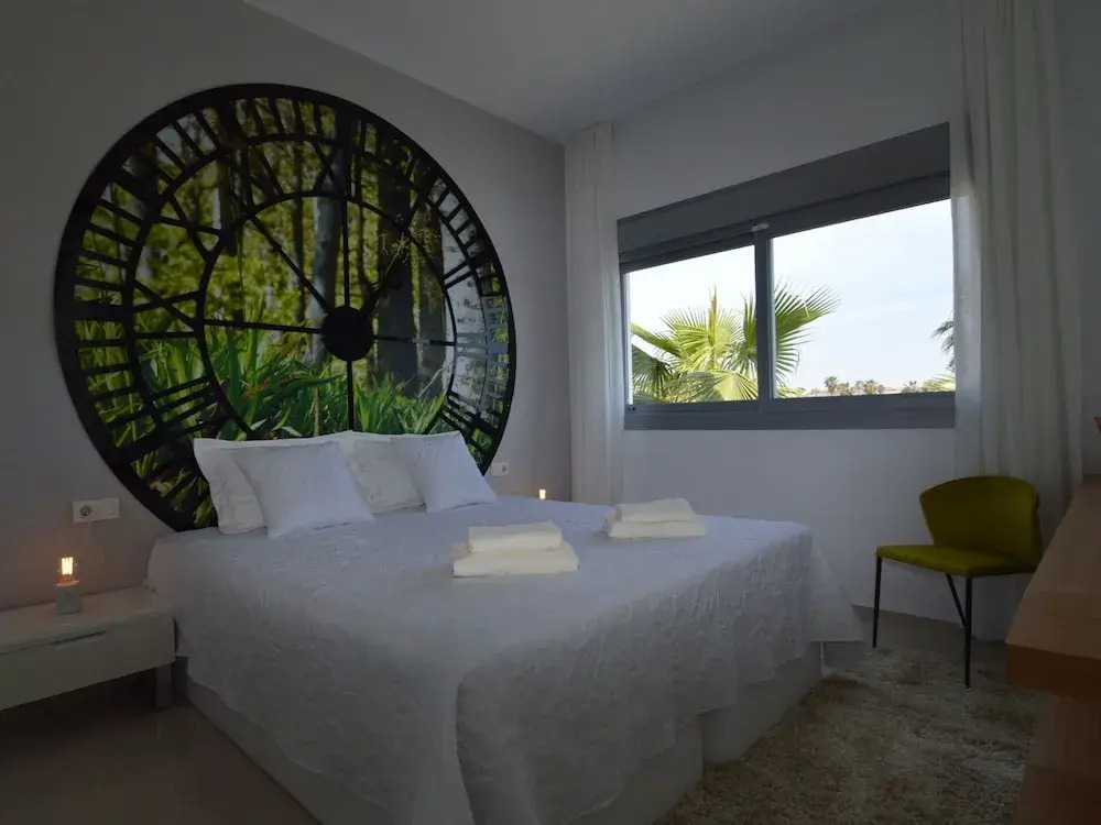 Villa with Garden & Roof Deck