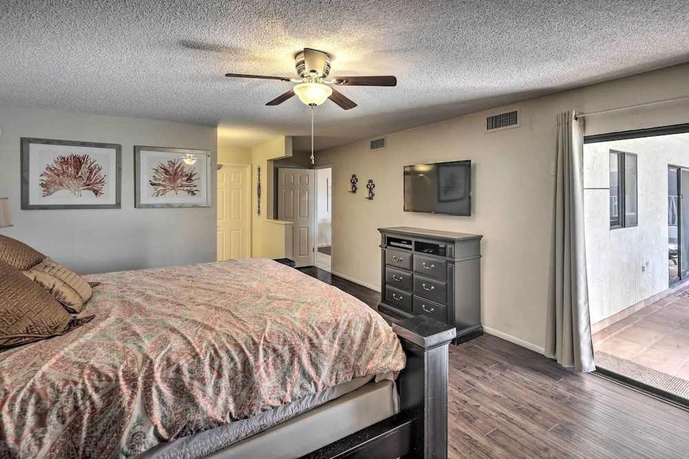 Private Pool & Hot Tub: Havasu Getaway!