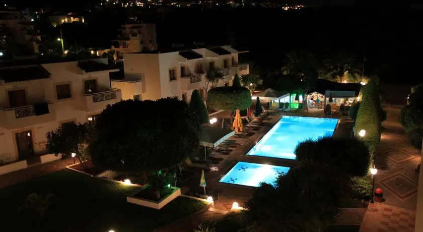 Nikolas Villas Appartments
