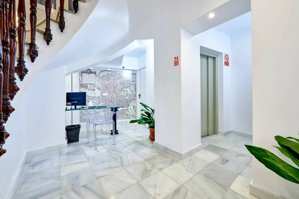 AMC Granada Hostal