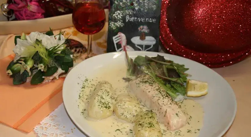 Restaurant & Chambres dHôtes LEau Vive