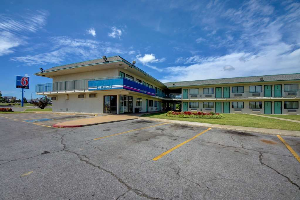 6 Tulsa West Motel