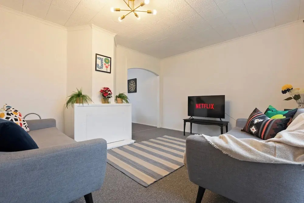 Serene Melford House in Nottingham