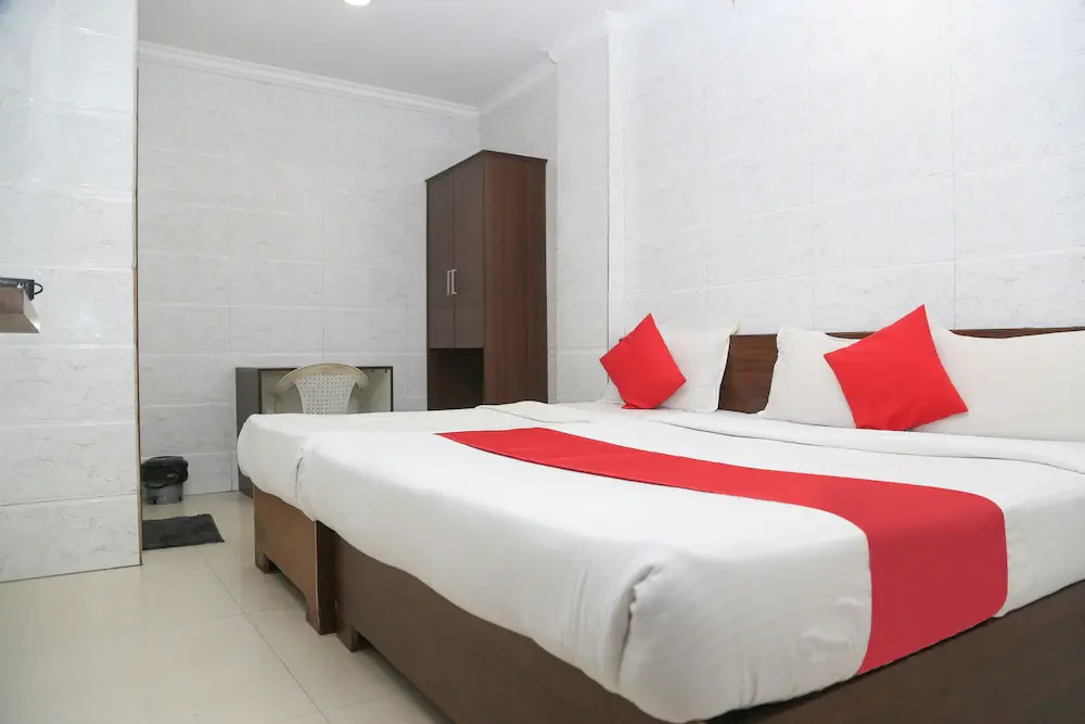 Oyo Flagship 93298 The Prince Park