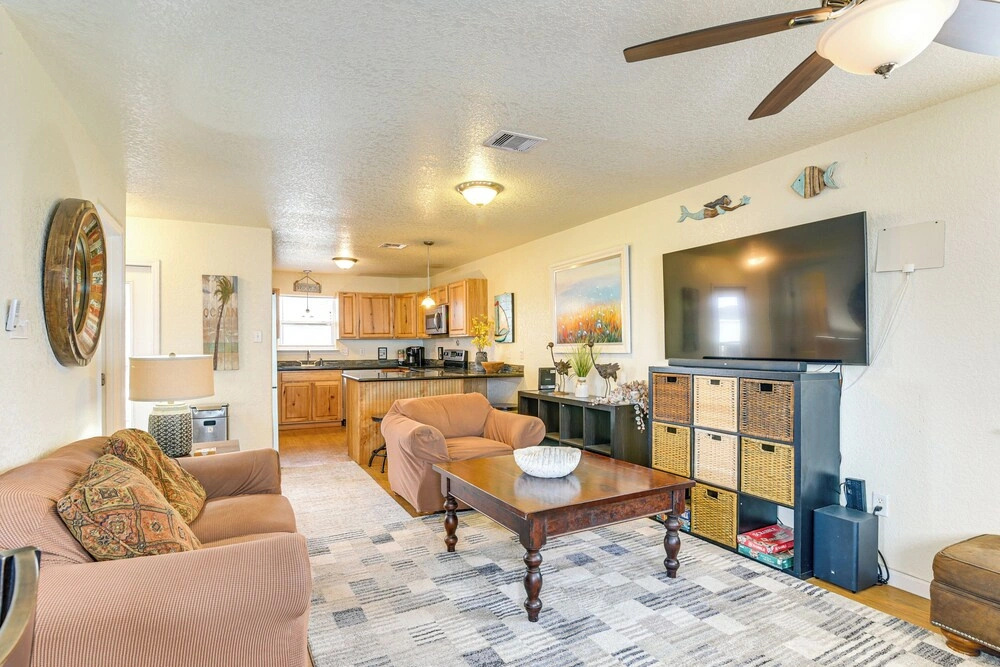 Daves Waves Pet-friendly Home in Surfside Beach
