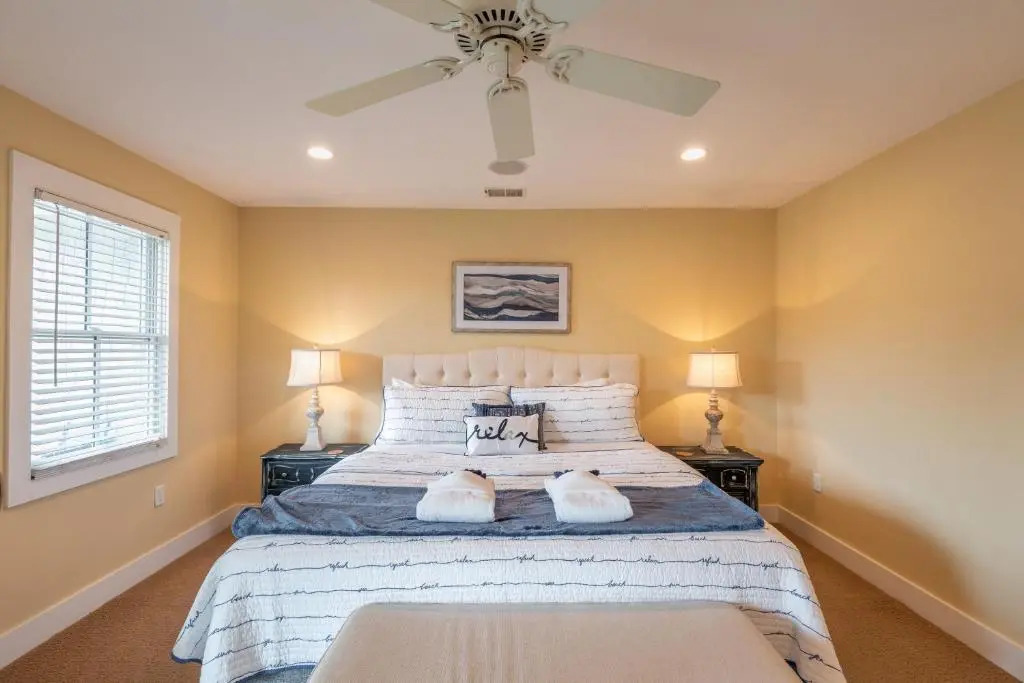 New Listing -114A W Hudson Ave - Open Layout - Close to Everything