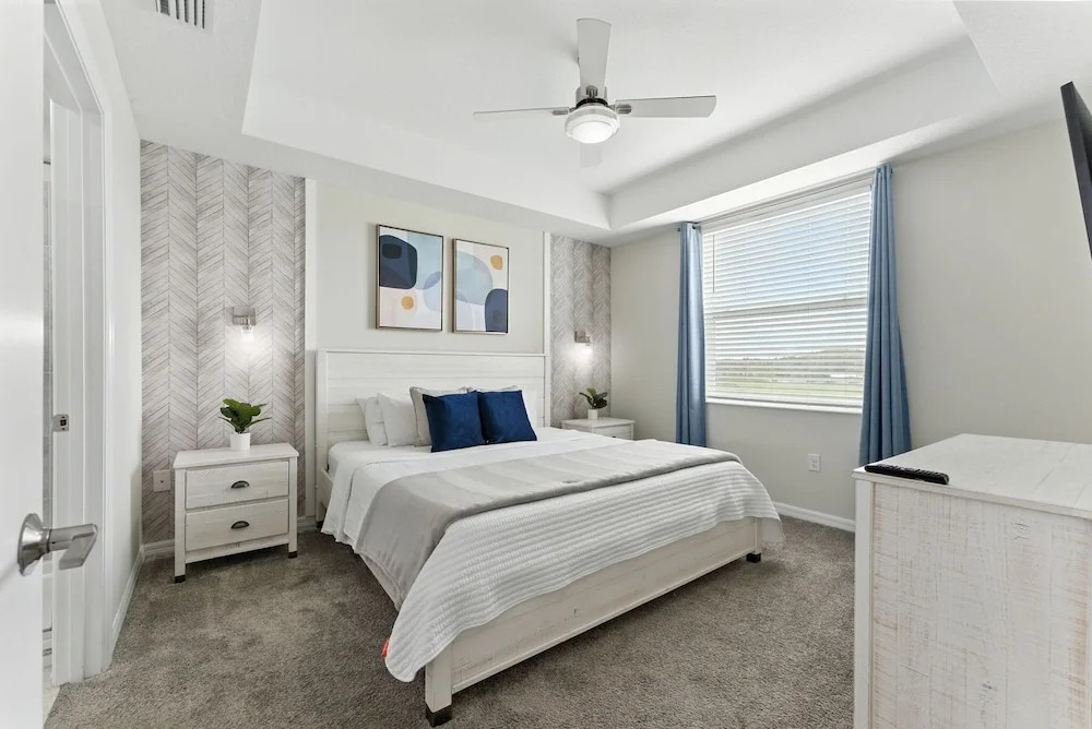 Elegant 2BR in Storey Lake Top Location