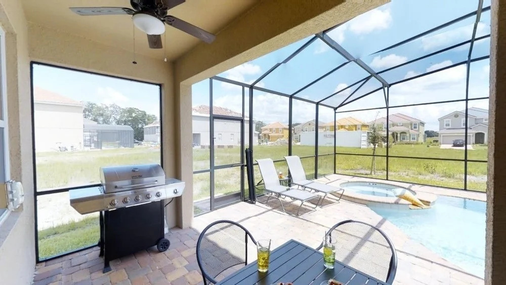 ACO Premium - 7 Bd with south facing pool (1722)