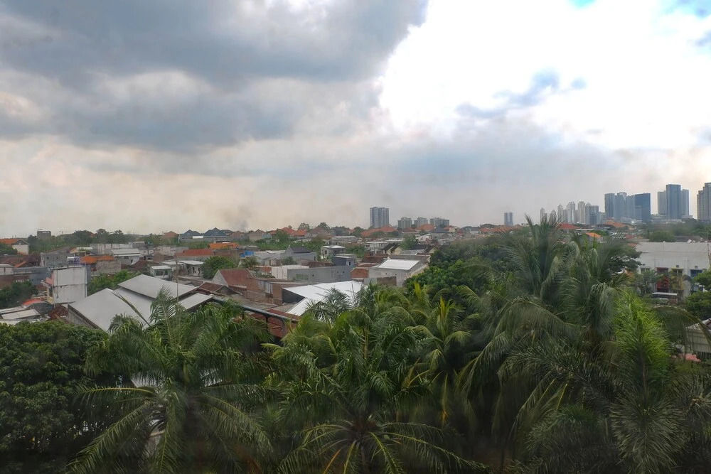 Comfortable And Serene 2Br Apartment With Maid Room At Taman Beverly