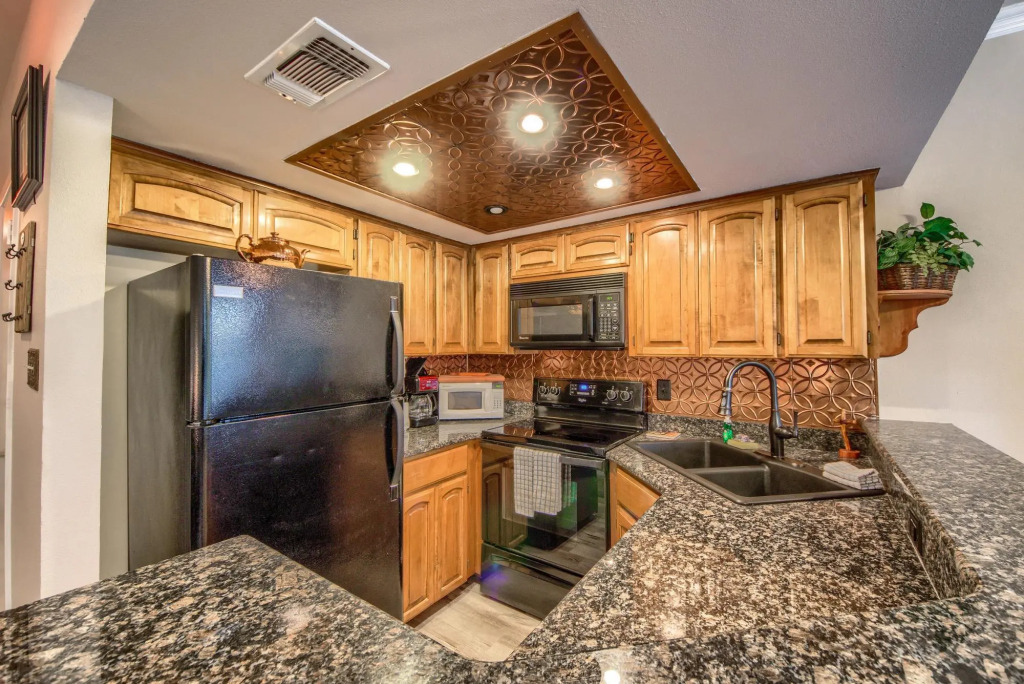 Riverside Condo SS 4B