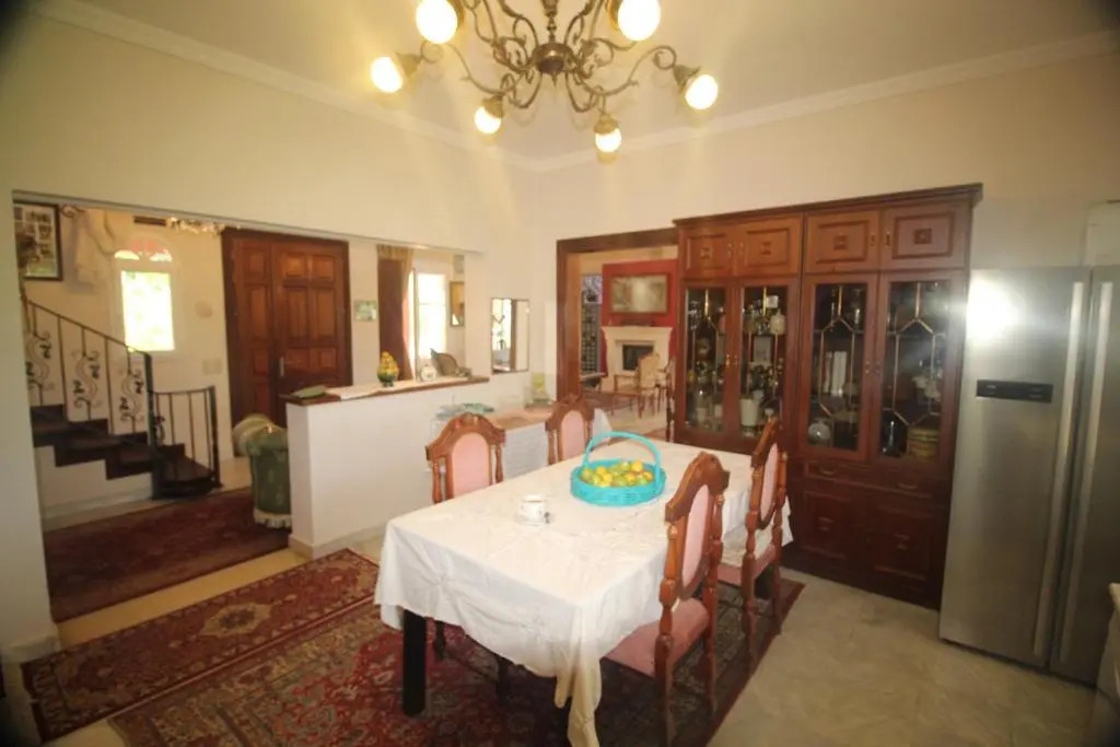 Private Villa AKOBARA, 2km from city center