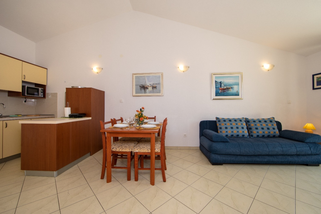 Apartment Ruzica - with sea view: A3 - zuti Igrane, Riviera Makarska