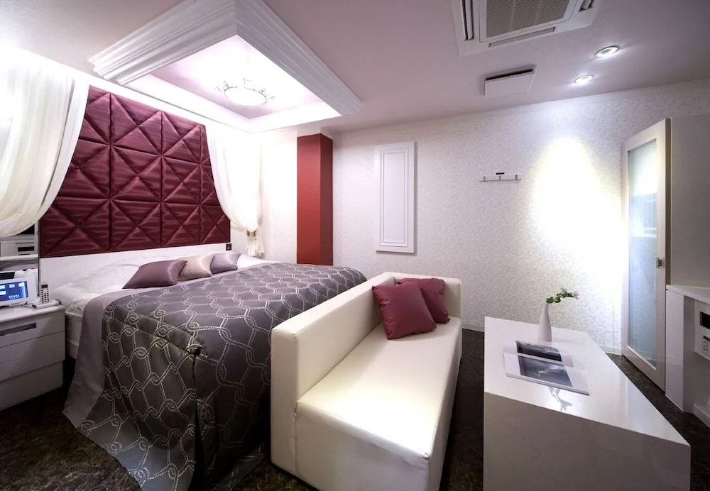 JEWEL HOTEL LUXURY MODERN