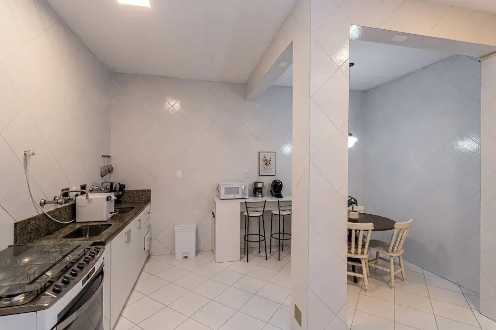 4bdrs, Balcony w/ Sea View, and Garagea 3730/201