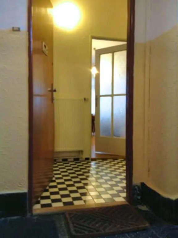 Apartment Sedlčanská - You Will Save Money Here - equipped with antique furniture
