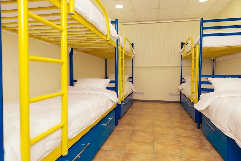 Leader Hostel