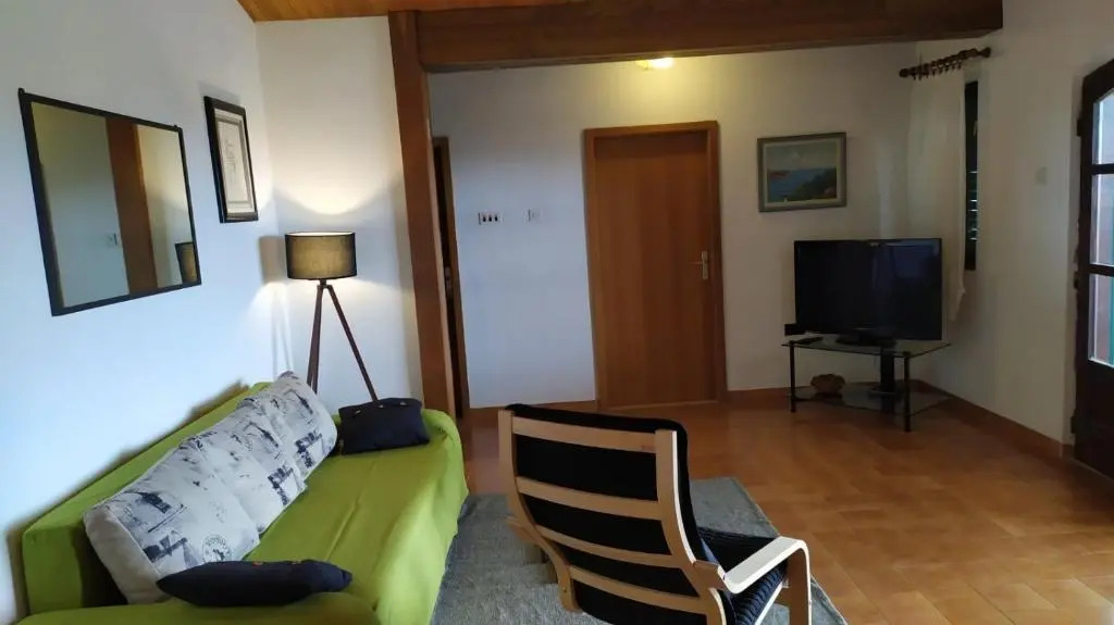 Apartment Miki - 25 m from the sea