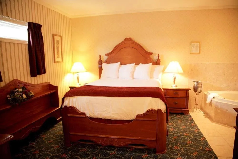 Albatross Hotel
