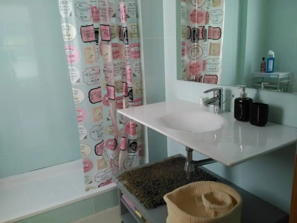 Stylish Flat, 2 Bathrooms And Swimmigpool!!