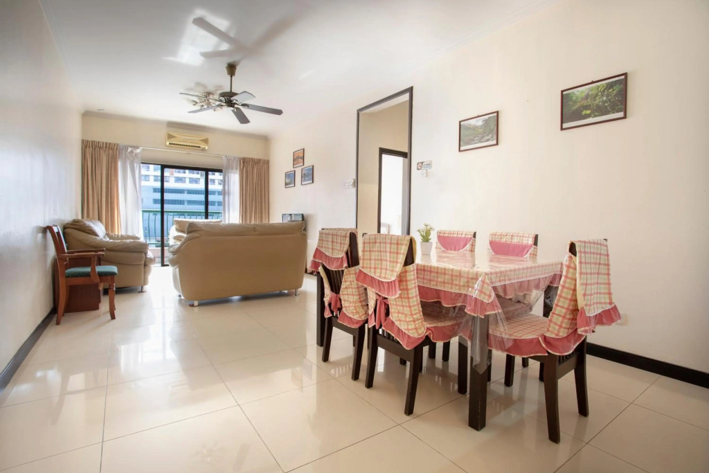 Marina Court Resort- 2 Units Connecting 3Bedroom Pool View Apartment Free 3 Parking MAXIMUM 18PAX INCLDING KIDS