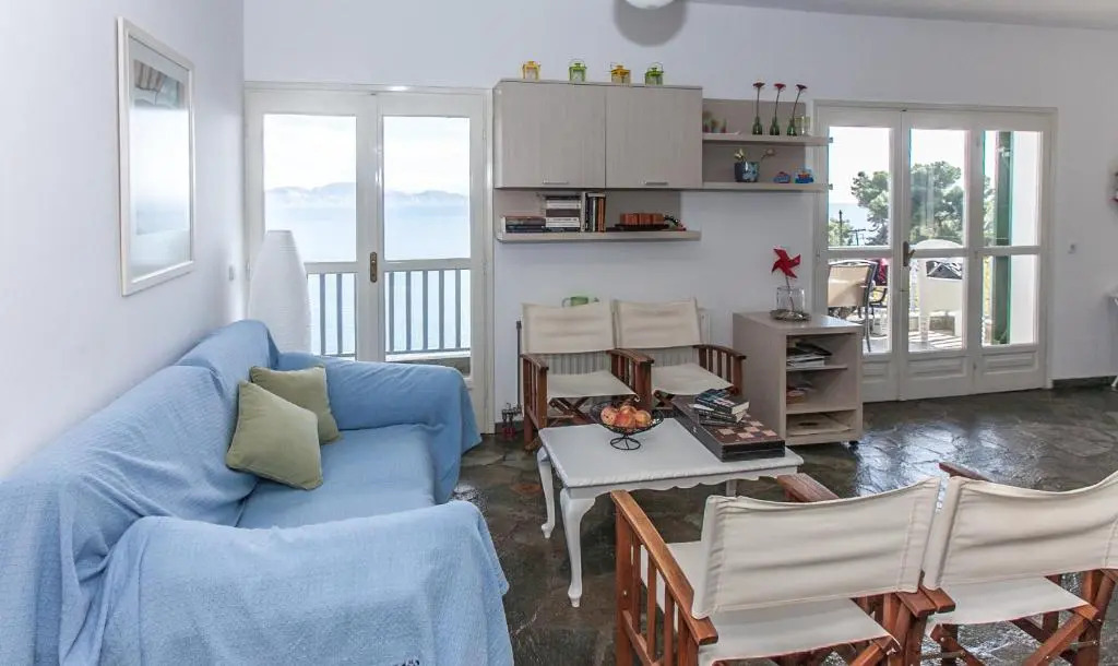 Seaside maisonette in Kiveri, near Nafplion.