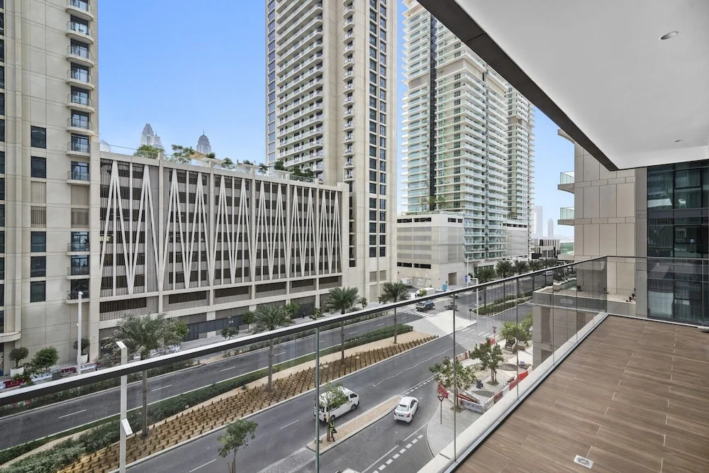 StoneTree - Luxurious 1 BR with Private Beach Access