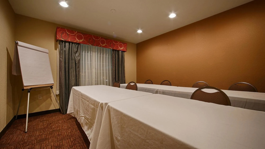 Best Western Fort Wayne Inn & Suites North