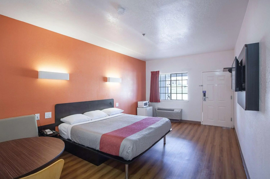 Motel 6-Bedford, TX - Fort Worth