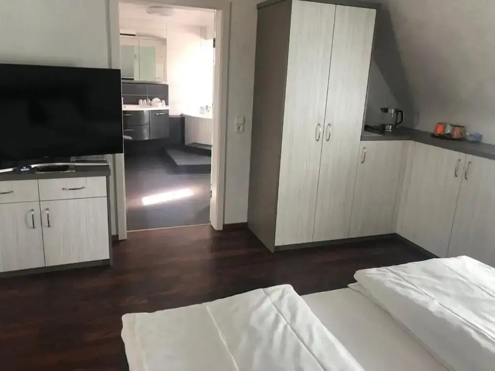 City Hotel