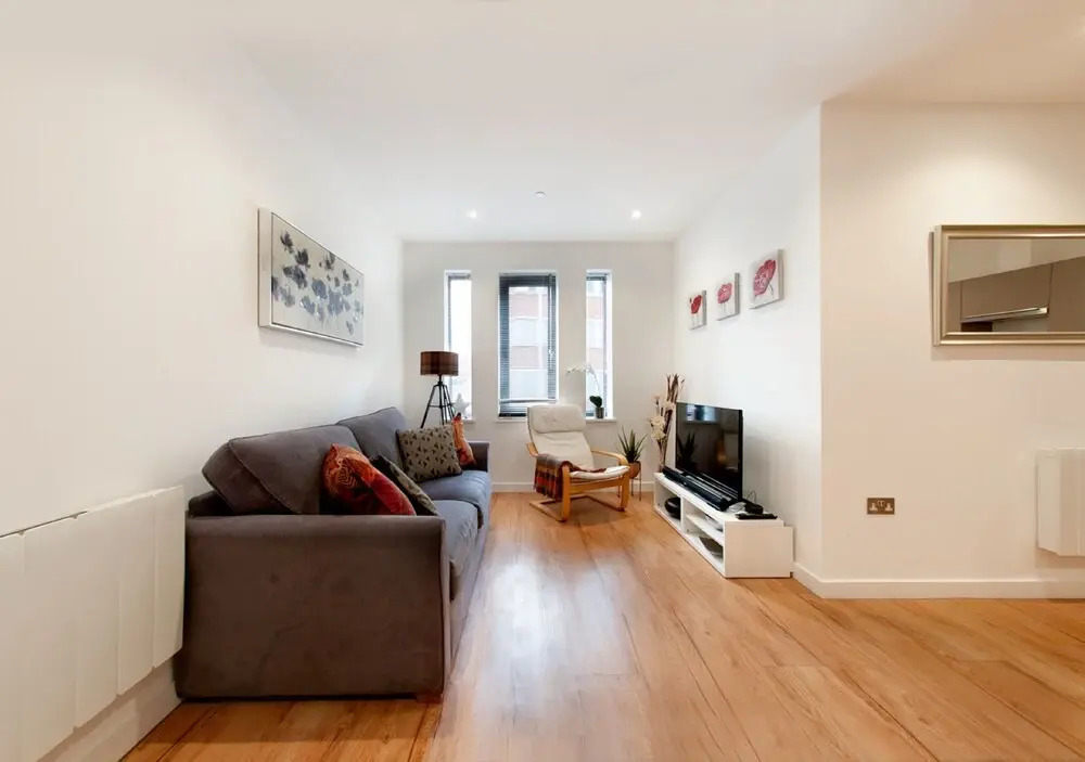Select Serviced Accommodation - Summit House