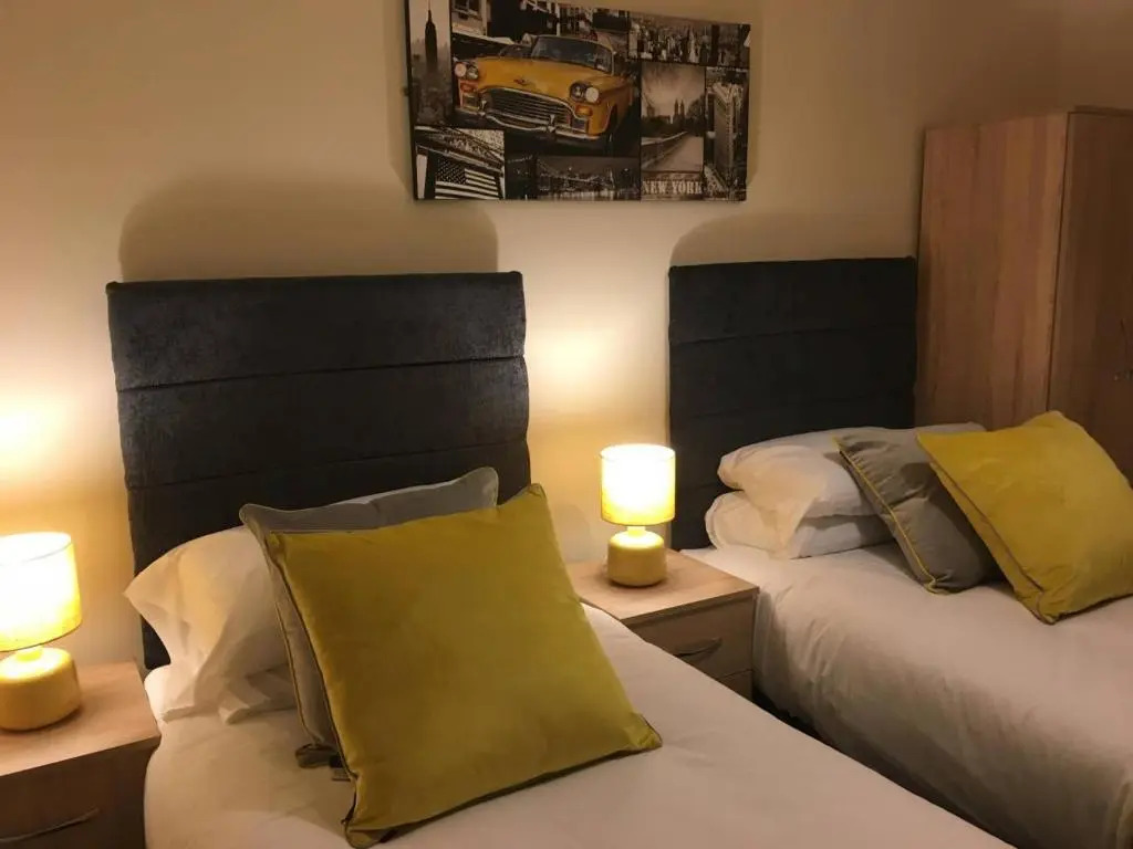 StayNEC Moat House Birmingham - For Company, Contractor and Leisure Stays - NEC, HS2, JLR, Airport