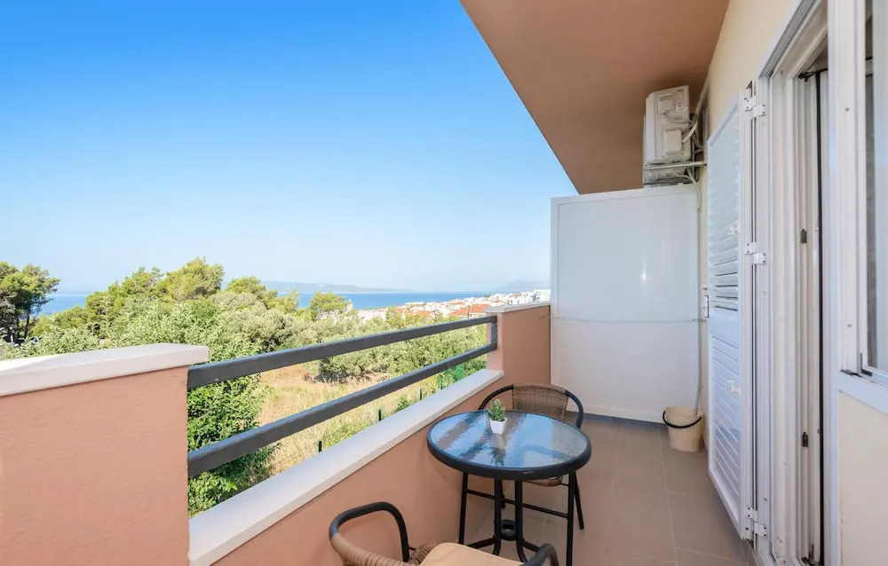 Awesome Apartment in Makarska With Wifi
