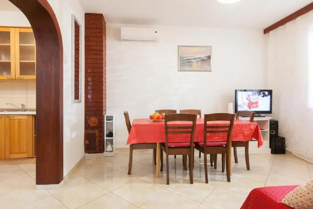 Apartments Nataša - 100m from sea