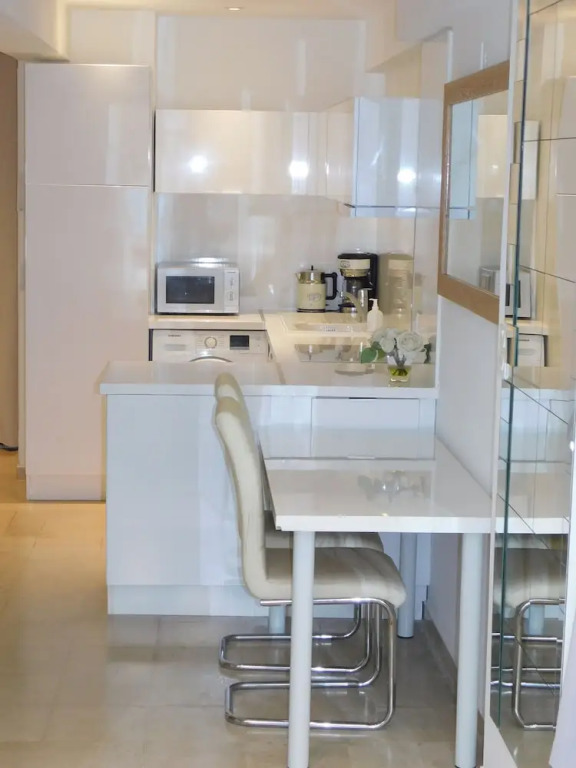 Beautiful White One Bedroom Croisette