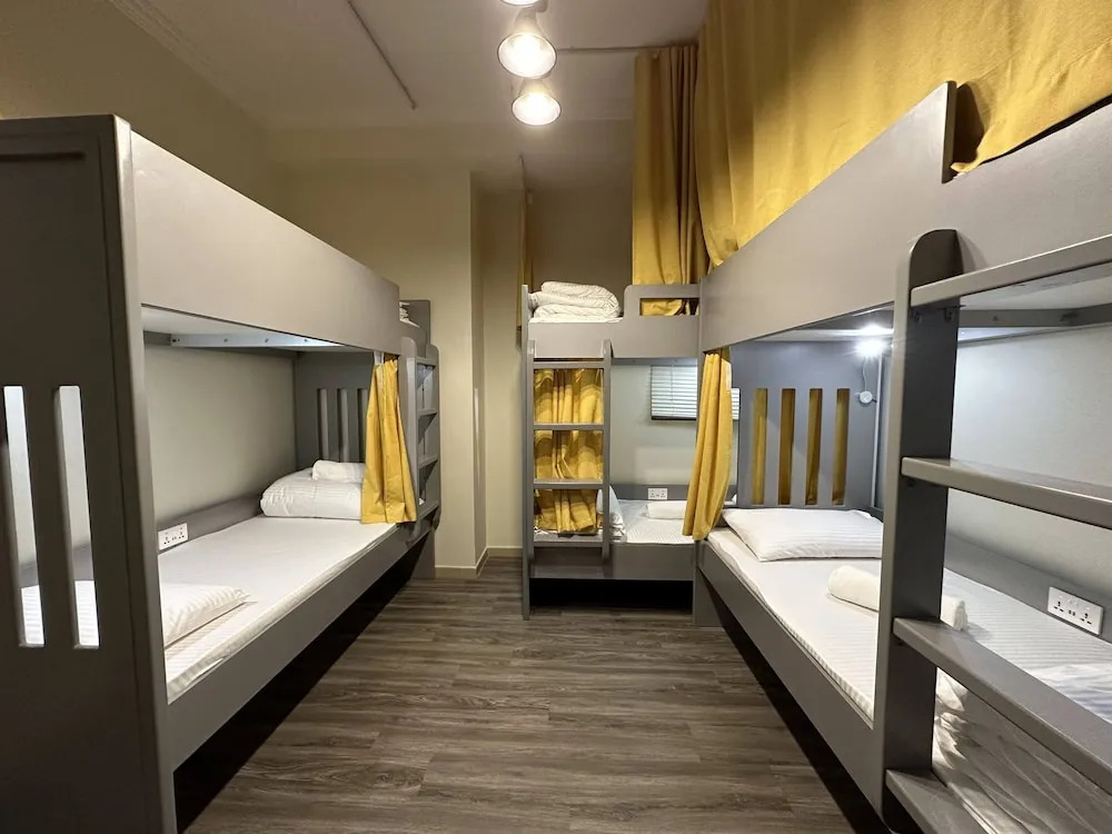 Хостел Business Backpackers JBR