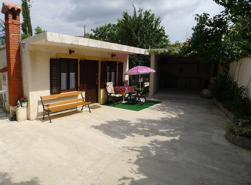 Apartment in Premantura with Garage near Kamenjak