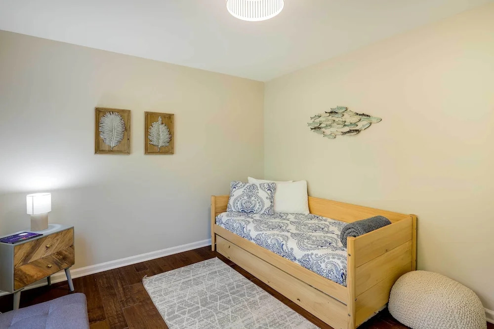 Luxe Mountain Home Near Ridgecrest & Asheville!
