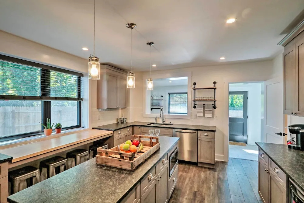Updated Downtown Red Bank Home 5 Mi to Beach!