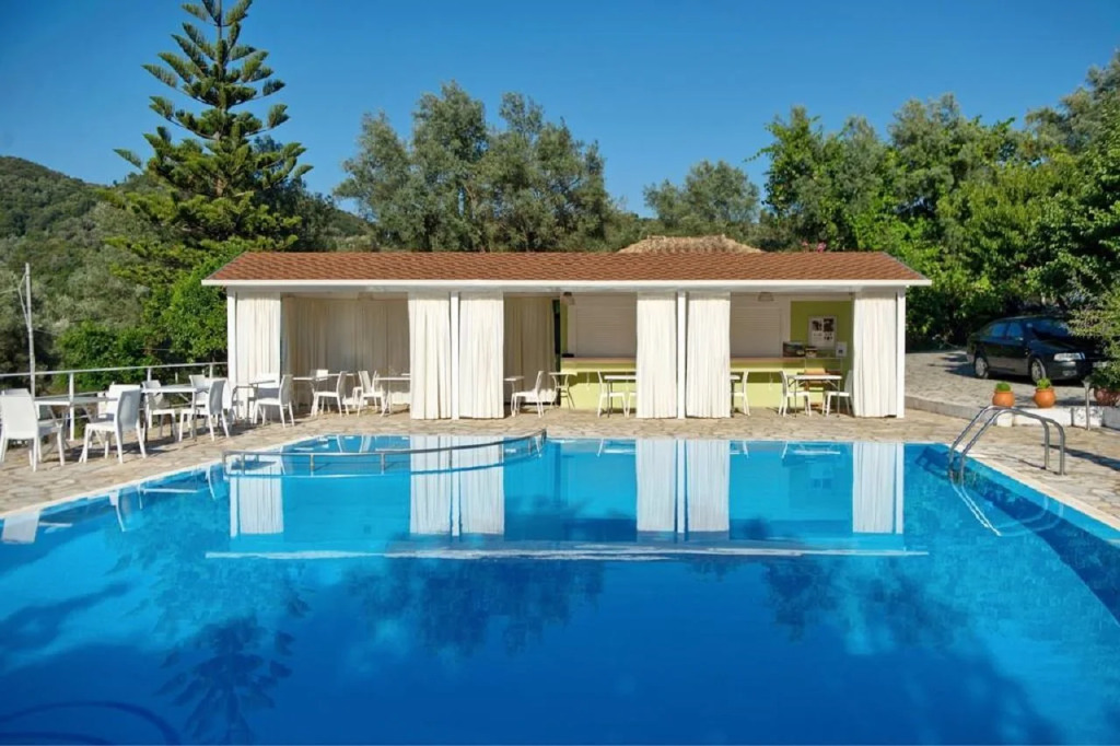 Vliho Bay Suites & Apartments