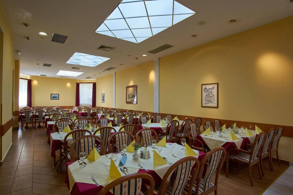 Hotel Vila Ružica- glavna zgrada i depandanse